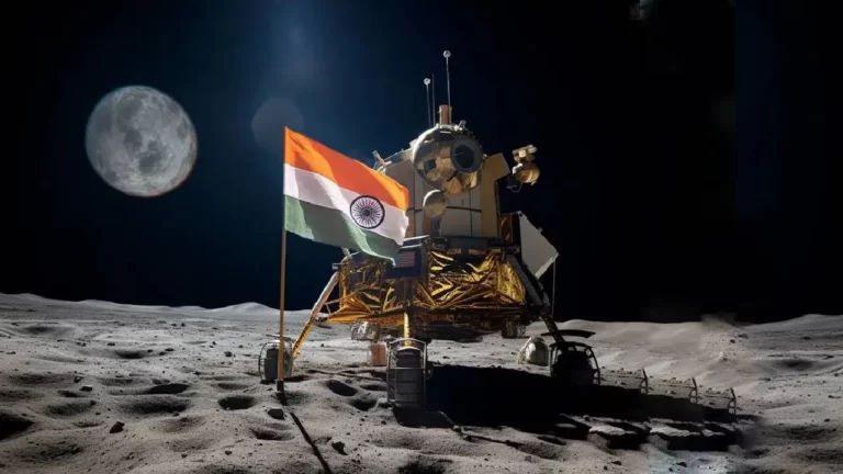 Hrithik Roshan’s Lunar Enthusiasm: Halting Studio Work to Witness Chandrayaan 3 Moon Landing